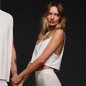 NWT SKIMS *cream* crop tank size 3 XL